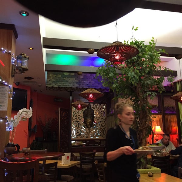 5/25/2015 tarihinde Mike W.ziyaretçi tarafından Mango Thai Tapas Bar'de çekilen fotoğraf