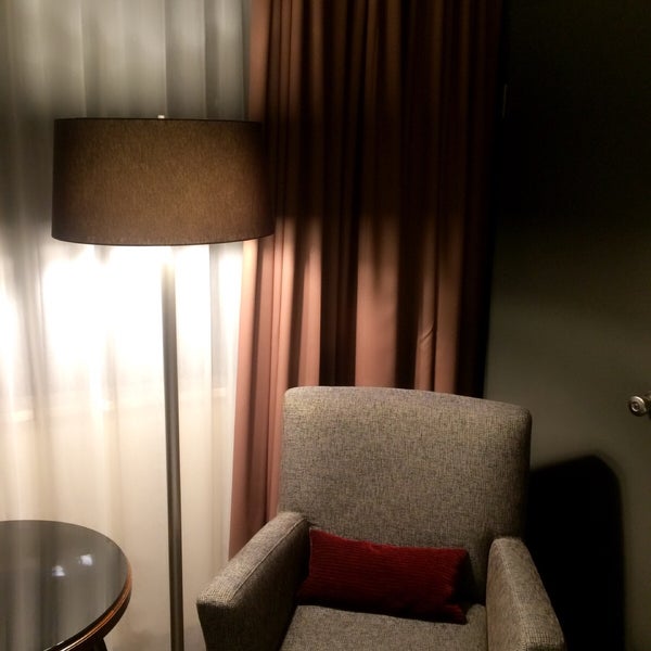 รูปภาพถ่ายที่ Frankfurt Marriott Hotel โดย Gülcan Ç. เมื่อ 1/9/2017
