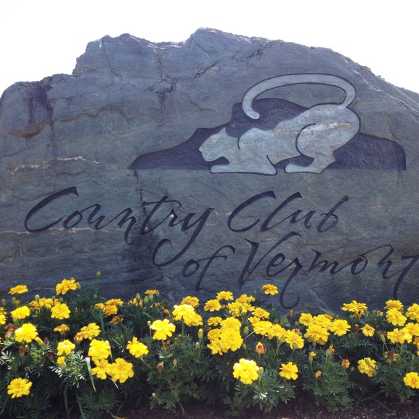 รูปภาพถ่ายที่ Country Club of Vermont โดย Country Club of Vermont เมื่อ 4/15/2014