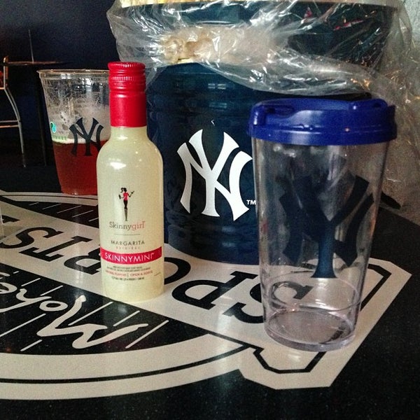 Mohegan Sun Sports Bar Sports Bar in Bronx