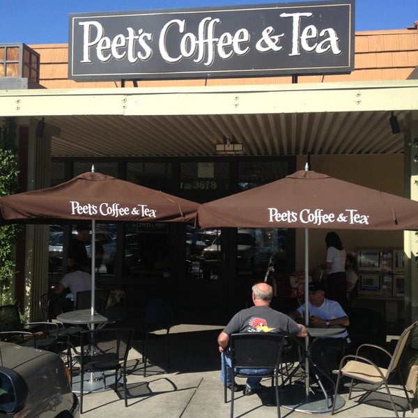 รูปภาพถ่ายที่ Peet&#39;s Coffee &amp; Tea โดย Joe G. เมื่อ 5/29/2013