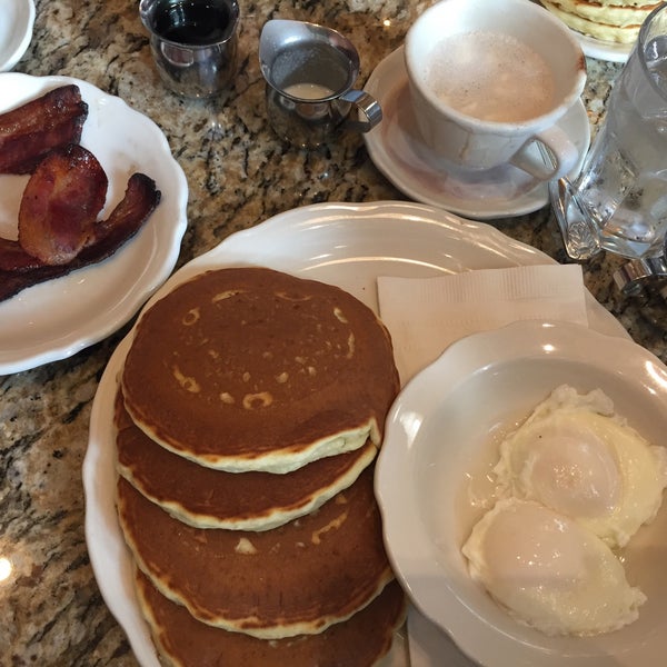 Richard Walker's Pancake House San Diego Marina 236 tips from 6354