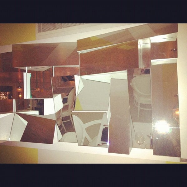 Photo taken at Citron at Viceroy Palm Springs by Matthew M. on 9/16/2012