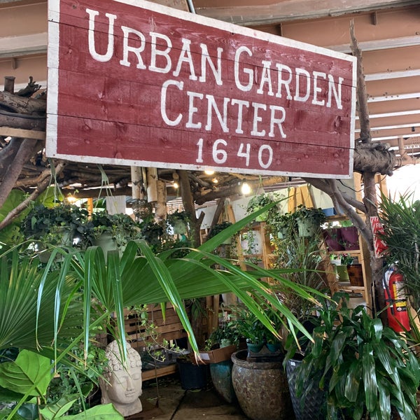 รูปภาพถ่ายที่ Urban Garden Center โดย Brian K. เมื่อ 7/24/2021