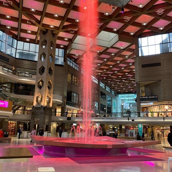 Photo taken at Complexe Desjardins by O.C. O. on 5/10/2019