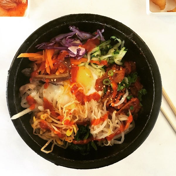 Снимок сделан в Sesame Korean Cuisine пользователем James G. 3/30/2015