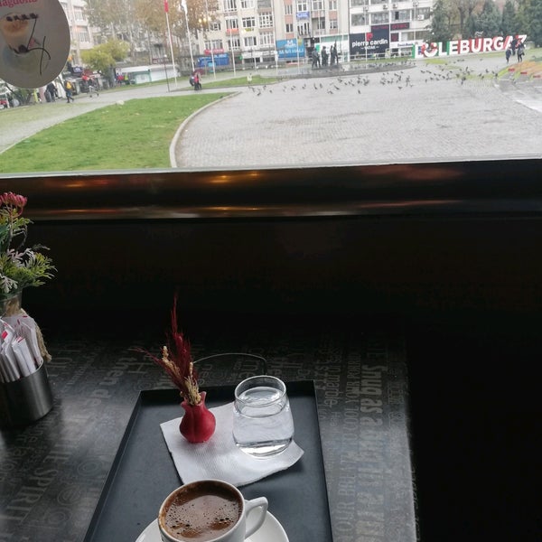 11/26/2021 tarihinde Mesut A.ziyaretçi tarafından T-Cafe &amp; Restaurant'de çekilen fotoğraf