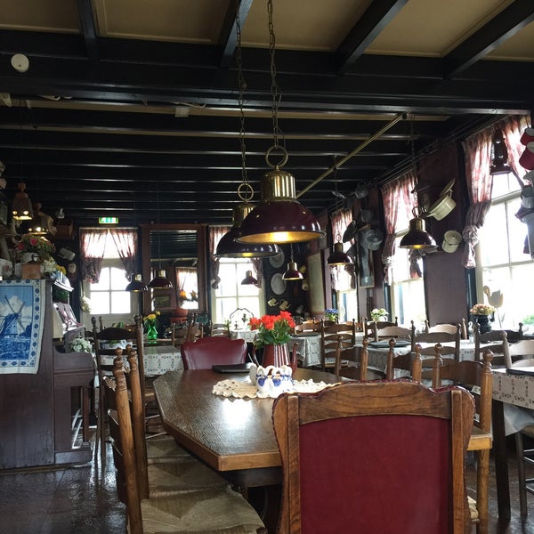 Foto tomada en Restaurant Rondvaartbedrijf ‘t Zwaantje  por Aylak K. el 2/26/2016