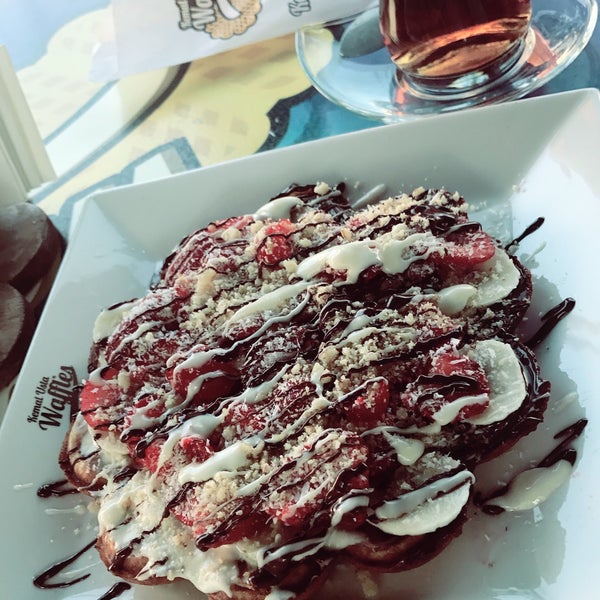 Foto diambil di Kemal Usta Waffles oleh Meziyet Akay K. pada 8/31/2017