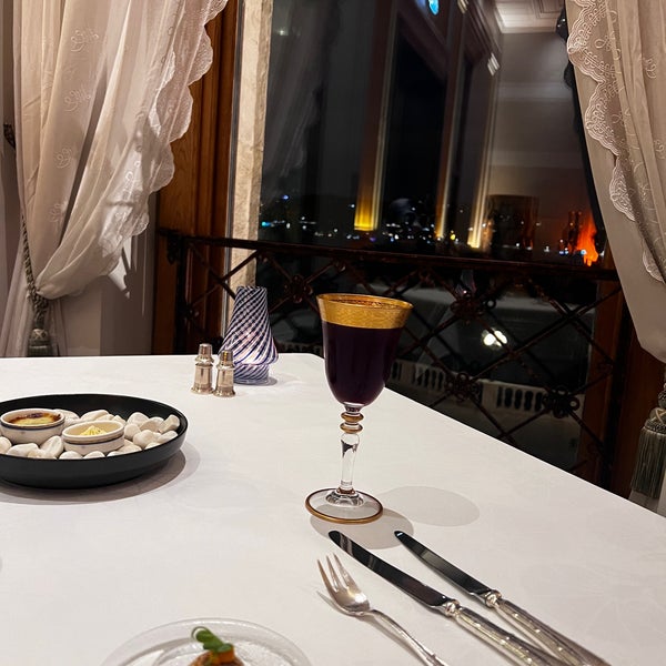 11/24/2023 tarihinde Hatice A.ziyaretçi tarafından Tuğra Restaurant &amp; Lounge'de çekilen fotoğraf
