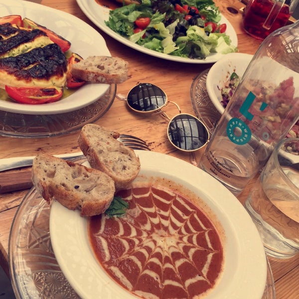 Foto scattata a Olivia Boutique Gourmet da Estefanía L. il 7/31/2015