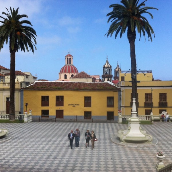 รูปภาพถ่ายที่ Ayuntamiento La Orotava โดย Eva F. เมื่อ 5/20/2014