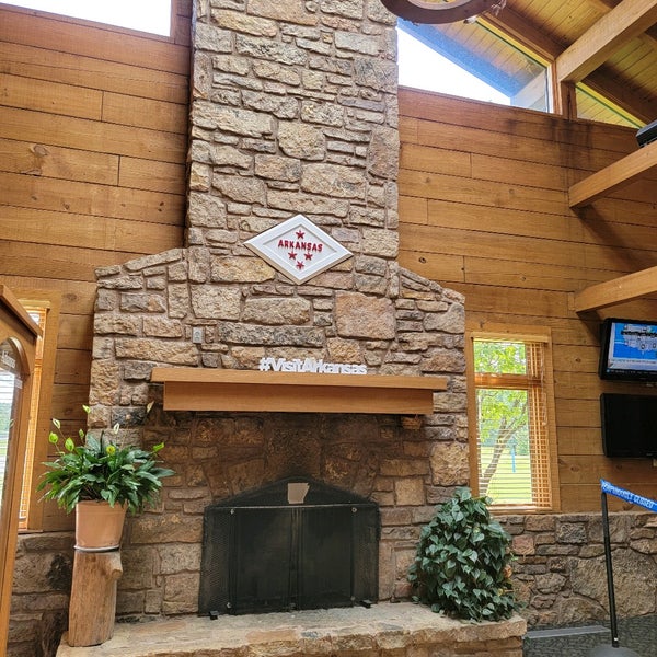 Arkansas Center Tourist Information and Service