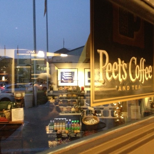Photo taken at Peet&#39;s Coffee &amp; Tea by Kyle L. on 11/2/2012