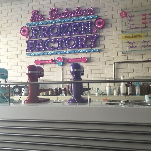 6/28/2015에 Stephany B.님이 The Fabulous Frozen Factory에서 찍은 사진