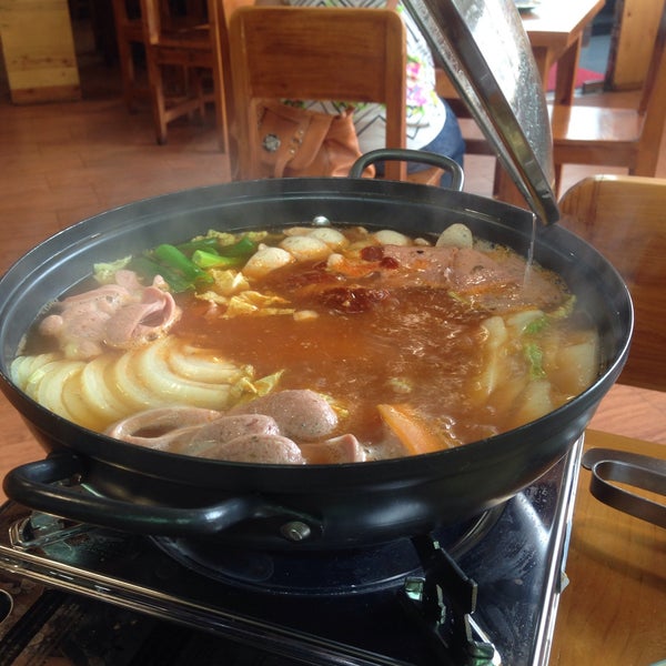 Foto diambil di Jjang Korean Noodle &amp; Grill oleh Meity M. pada 2/13/2016