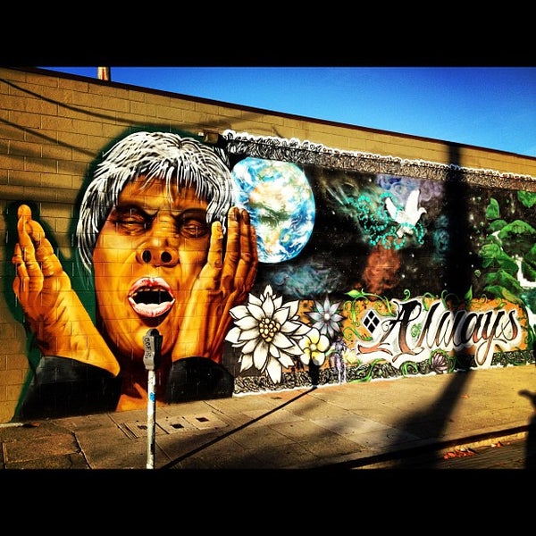 Photo taken at Oakland Art Murmur HQ by Nikelii B. on 10/28/2012