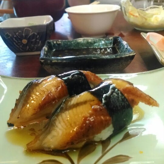 Снимок сделан в Shimo Restaurant пользователем Tetyana S. 4/19/2014