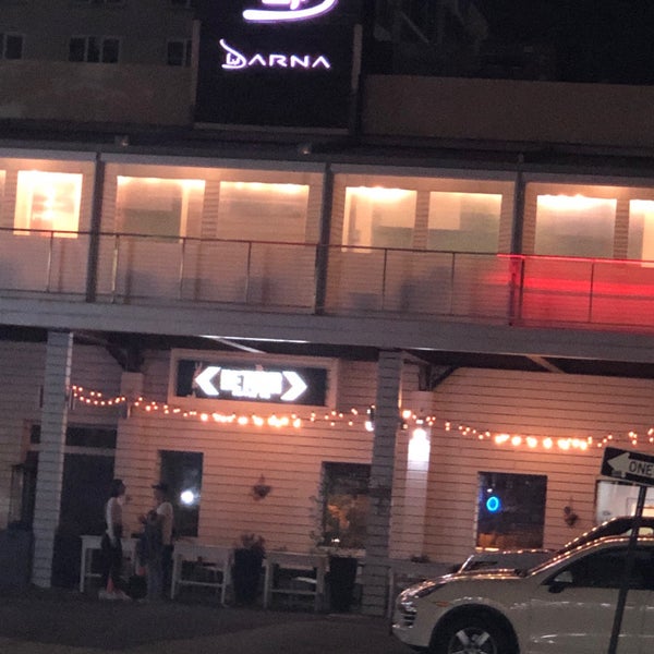 Foto tirada no(a) DarNa Restaurant and Lounge por AMA DC . em 10/7/2019