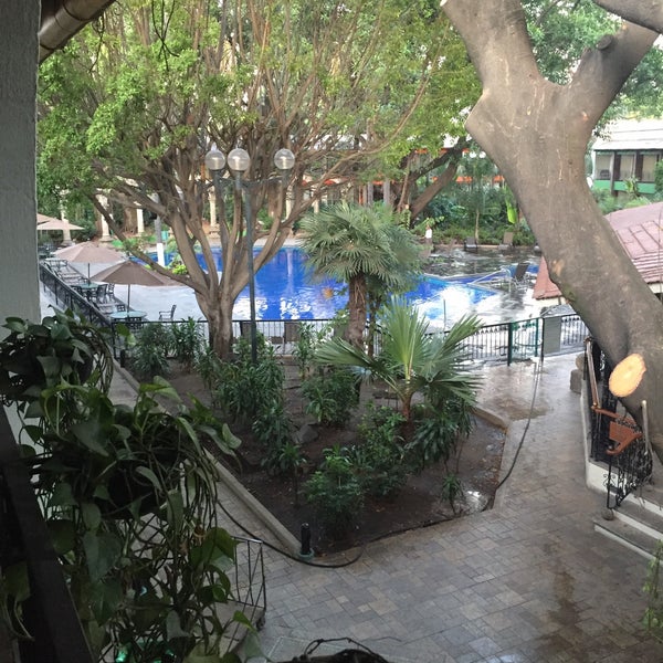 รูปภาพถ่ายที่ Holiday Inn Guadalajara Expo โดย Ysik L. เมื่อ 6/4/2016