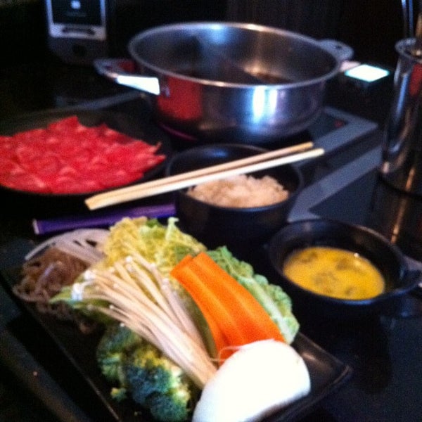 Photo taken at Yojie Japanese Fondue by Narciso A. on 9/7/2012