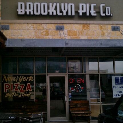 Das Foto wurde bei Brooklyn Pie Co. von John S. am 2/21/2012 aufgenommen