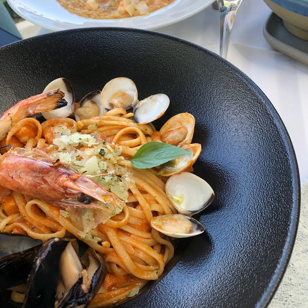 6/19/2022 tarihinde Mairy T.ziyaretçi tarafından Kalamatianos Seafood Restaurant'de çekilen fotoğraf