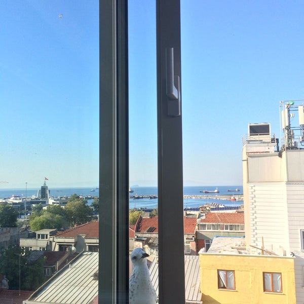 Photo prise au Marmaray Hotel par Merve Ö. le7/24/2016
