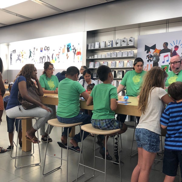 Apple Lakeside Shopping Center Metairie'de Elektronik Mağazası'da
