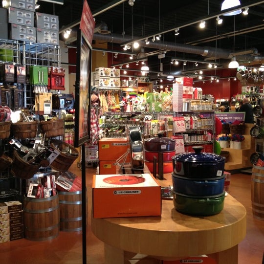 Sur La Table 755 W North Ave