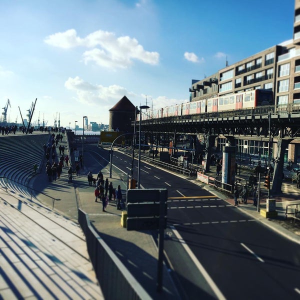 Foto tirada no(a) Porto de Hamburgo por Denis B. em 2/28/2016
