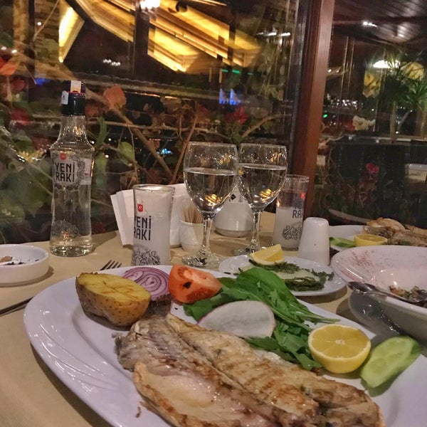 Foto tomada en Körfez Aşiyan Restaurant  por Nil Dilay A. el 1/21/2020