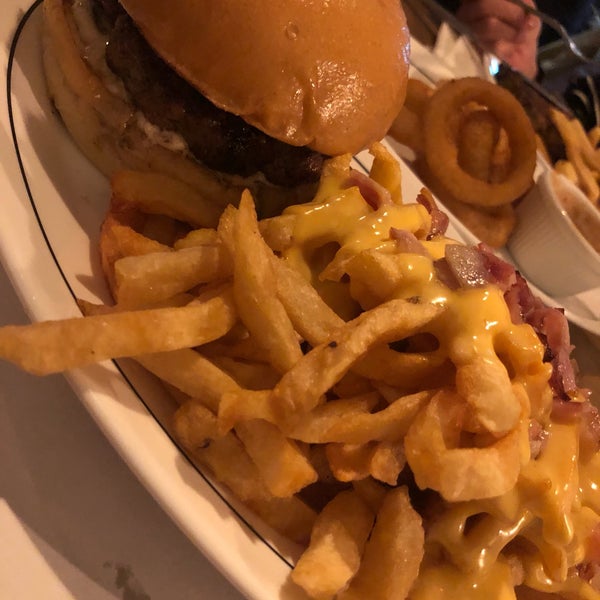 Foto scattata a The Burger Joint da Pely🌸✨ K. il 1/25/2019
