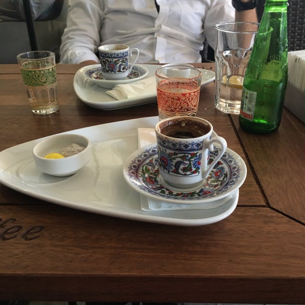 Photo taken at Robert&#39;s Coffee by Şşyklş on 6/27/2017