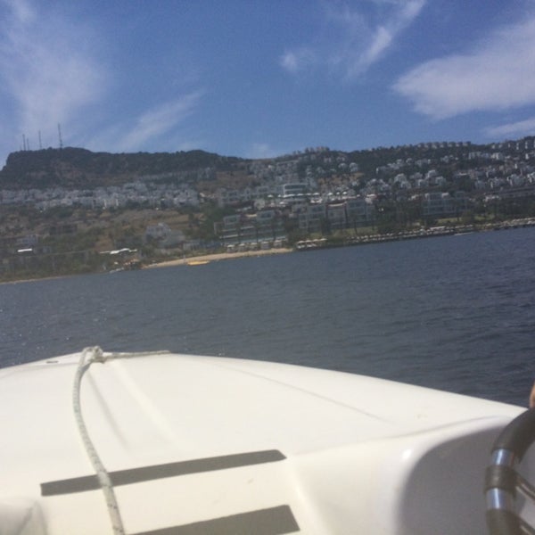 Baia Bodrum пляж понтон