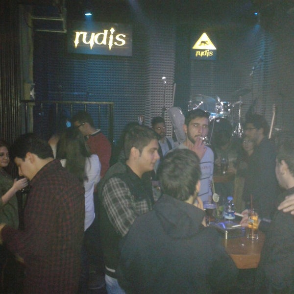 Foto diambil di Rudis Bar oleh Onur B. pada 12/19/2014