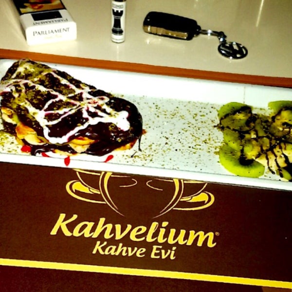 5/10/2016にHüseyin BayramがKahvelium Kahve Eviで撮った写真