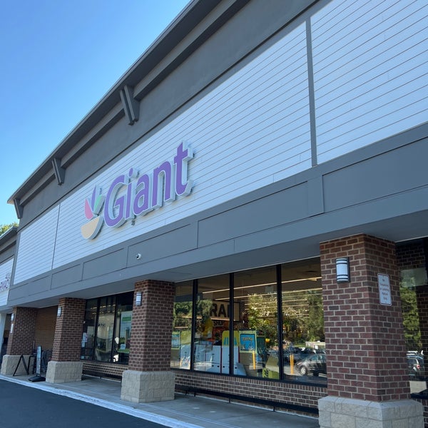 Giant Food Herndon에서 식료품점일