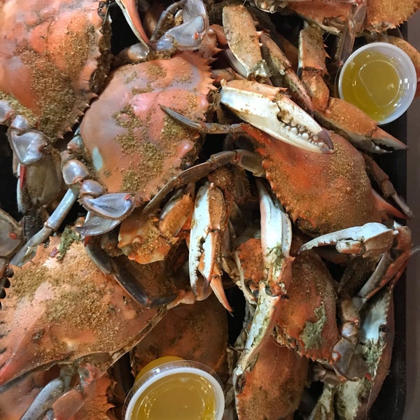 Foto tirada no(a) Blue Ridge Seafood por Renee&#39; T. em 11/3/2018