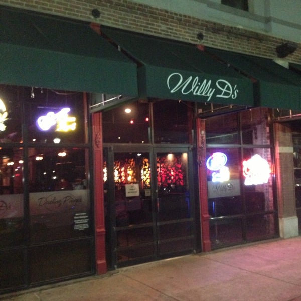 1/24/2013にTee S.がWilly D&#39;s Rock &amp; Roll Piano Barで撮った写真