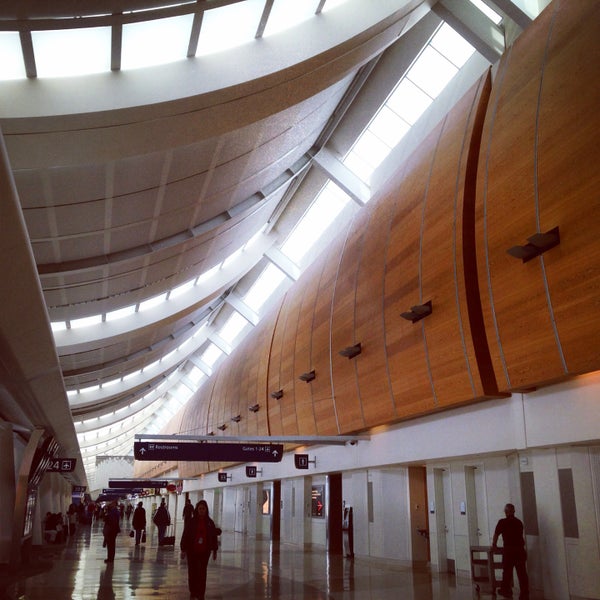 Photo taken at San Jose Mineta International Airport (SJC) by Aki Y. on 3/2/2015