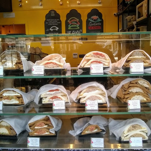 Foto diambil di Tramé - Original Venetian Sandwiches oleh FRITZ f. pada 7/15/2018