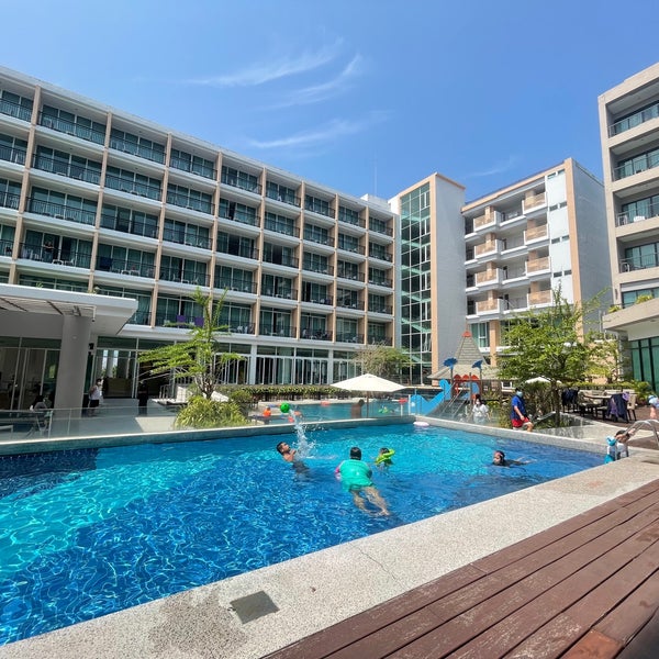 Магадан паттайя резиденс. J inspired hotel. Hotel j residence (ex. Отели паттайи 4 звезды фото. Hotel j pattaya 4.