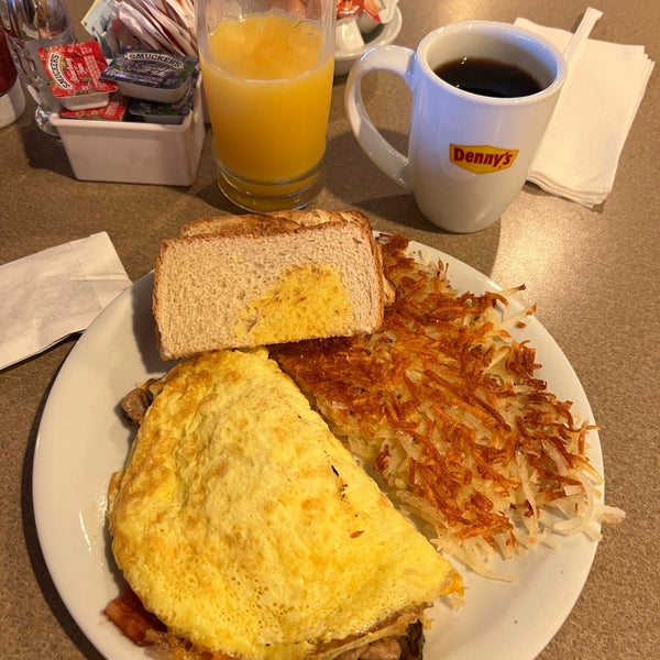 Denny's - Breakfast Spot in Miami Beach