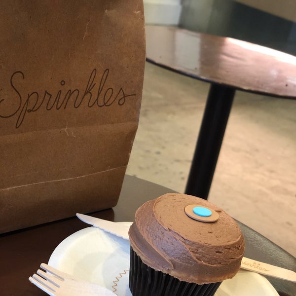 Photo taken at Sprinkles by Dania Als on 8/25/2019