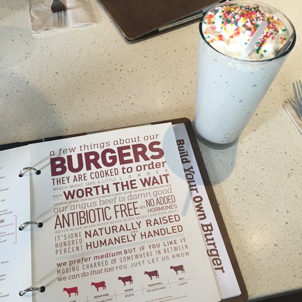 11/25/2014にRia M.がThe Counter Burger, Aventura FLで撮った写真