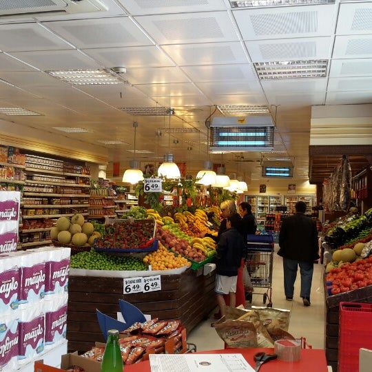 Foto tomada en Tadında Market  por Yasin K. el 5/18/2014