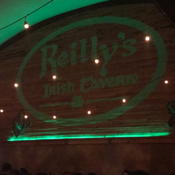Photo taken at Reilly&#39;s Irish Tavern by Pedro C. on 7/2/2017