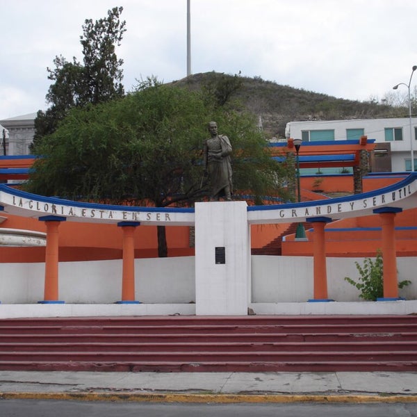 Monumento Simón Bolívar Monterrey, Nuevo León Monumento Simón Bolívar Monterrey, Nuevo León