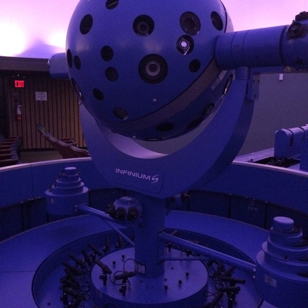 3/29/2014에 Roger J.님이 Fujitsu Planetarium De Anza College에서 찍은 사진